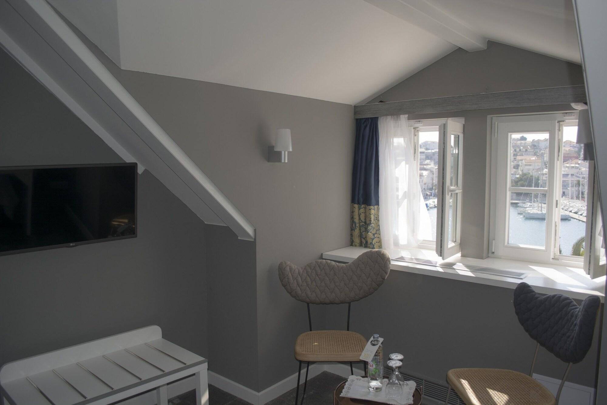 XII Century Heritage Hotel Trogir Ngoại thất bức ảnh