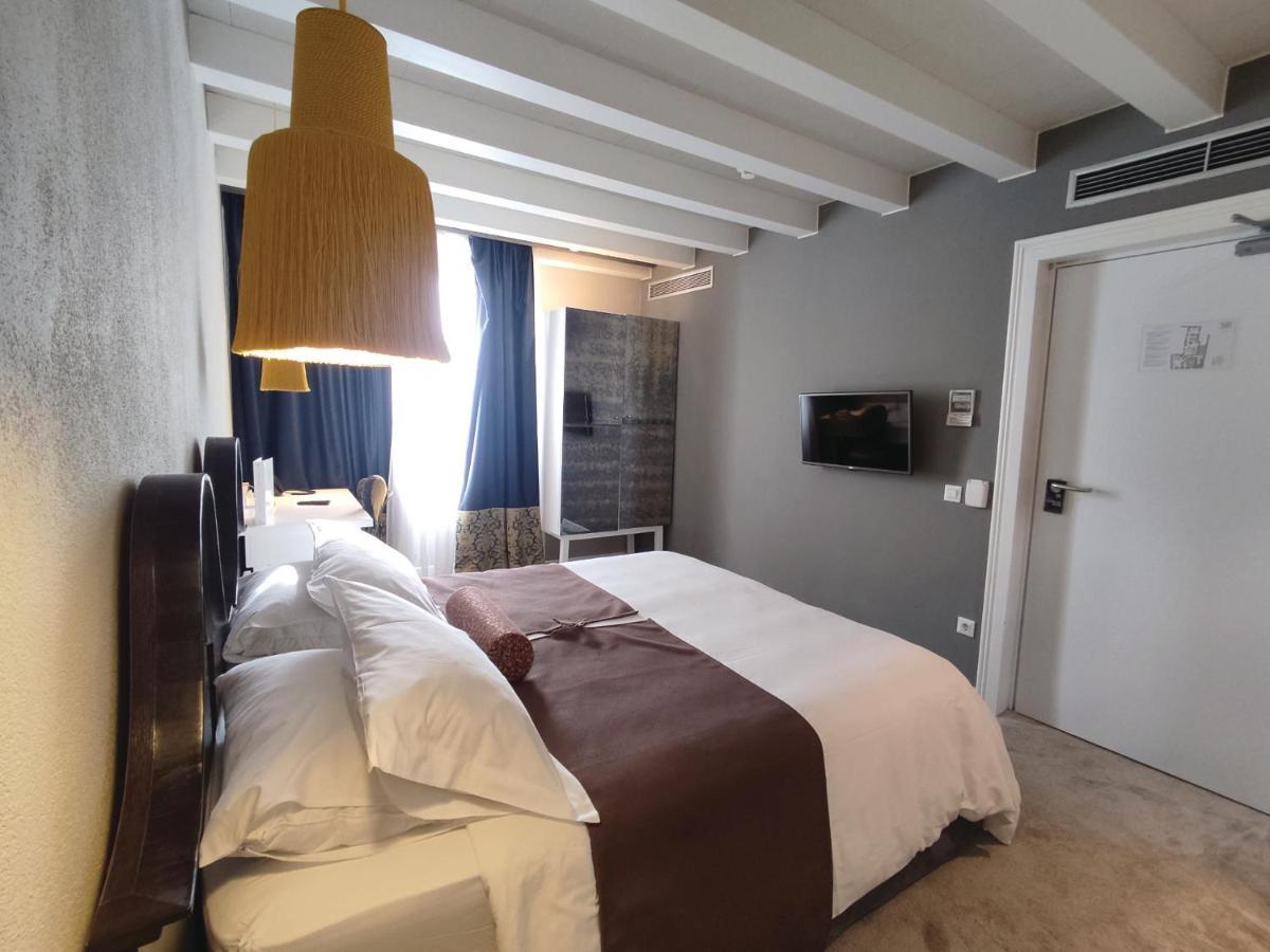 XII Century Heritage Hotel Trogir Ngoại thất bức ảnh